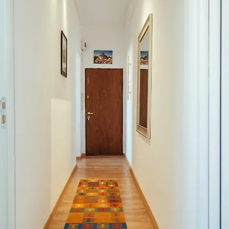 Apartment Parkview - Spectacular View & 2 Bedrooms Bukarest