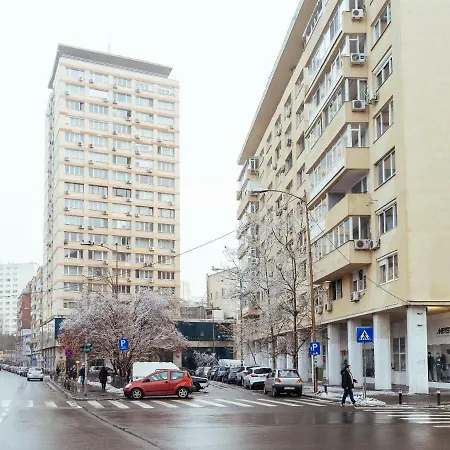 Apartment Parkview - Spectacular View & 2 Bedrooms Bukarest